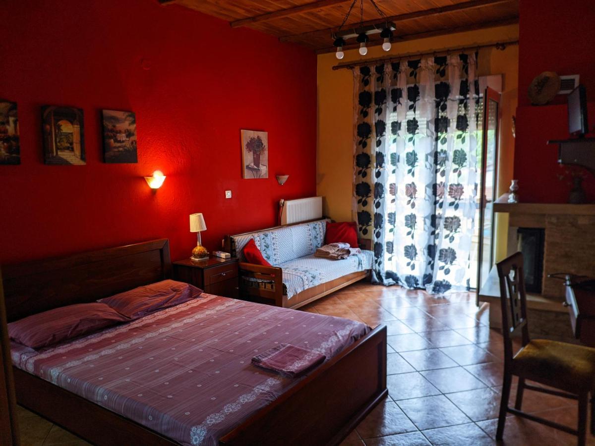 Alexandros Guesthouse Órma 外观 照片