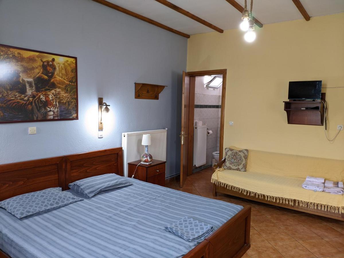 Alexandros Guesthouse Órma 外观 照片