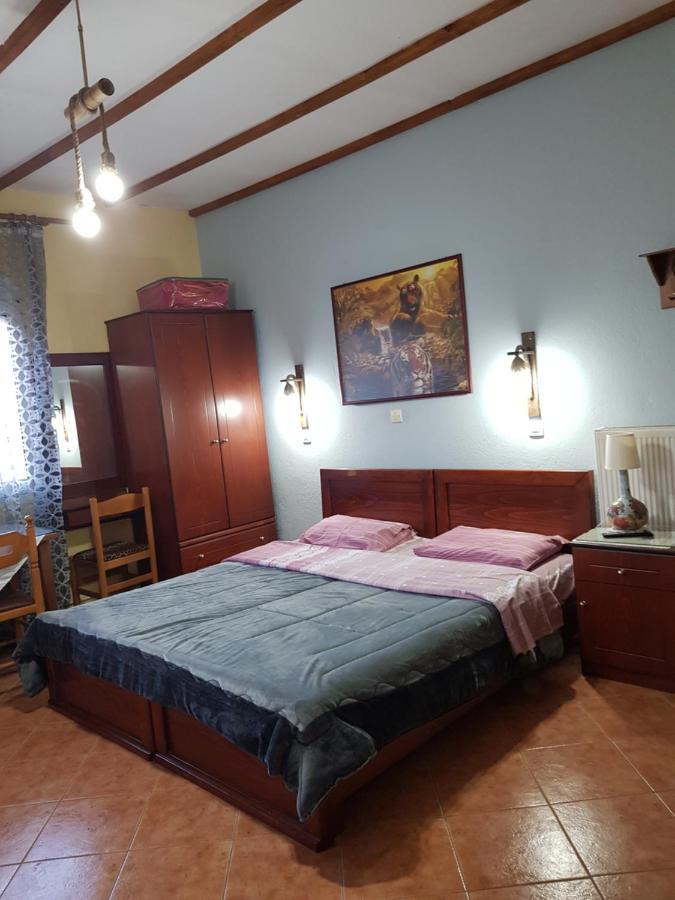 Alexandros Guesthouse Órma 外观 照片