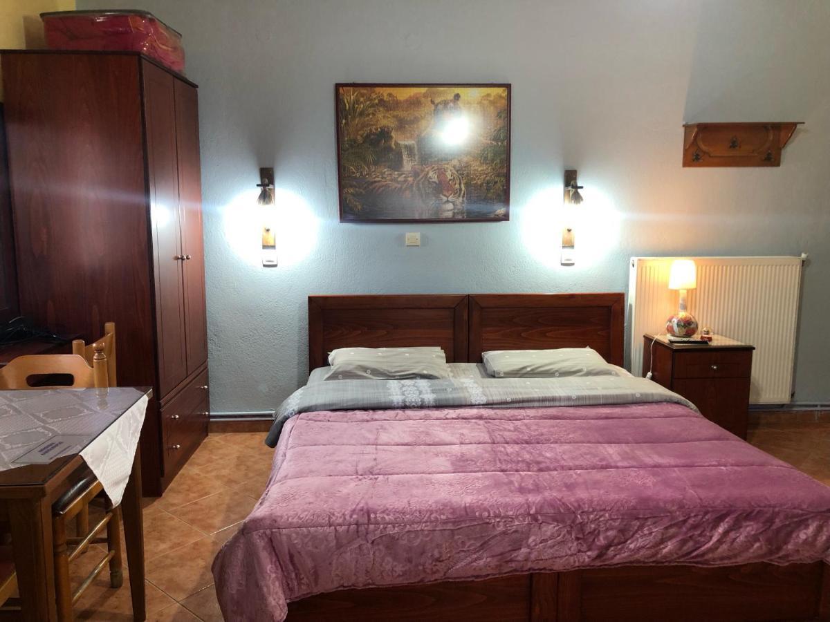 Alexandros Guesthouse Órma 外观 照片