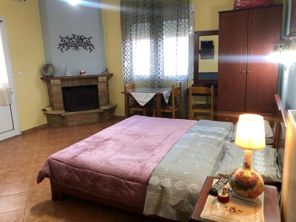 Alexandros Guesthouse Órma 外观 照片
