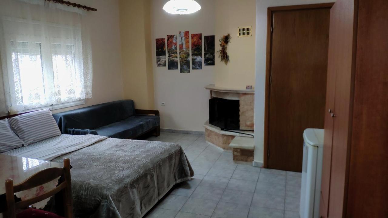 Alexandros Guesthouse Órma 外观 照片